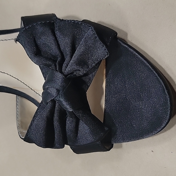 Mootsies Tootsies Black Sandals, Slides with heel and bows.  Size 7.5.   Elegant - Picture 3 of 6